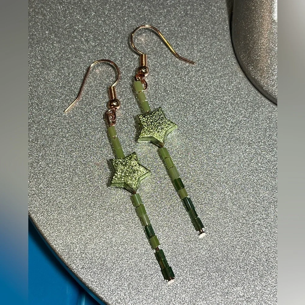 💚🍀St. Patrick’s Day earrings💚🍀 - Picture 4 of 4